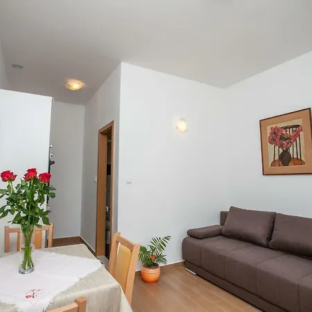 Apartmán Ap Punta Next To Sandy Beach, With Garden *