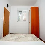 Apartman Ap Punta Next To Sandy Beach, With Garden *