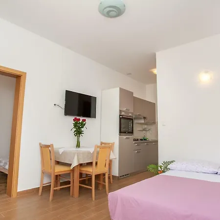Ap Punta Next To Sandy Beach, With Garden Apartment *