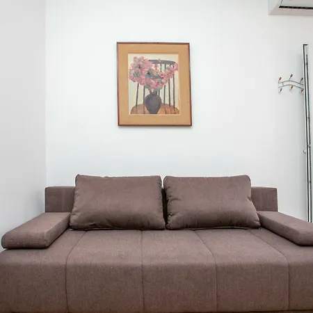 Ap Punta Next To Sandy Beach, With Garden * Omis
