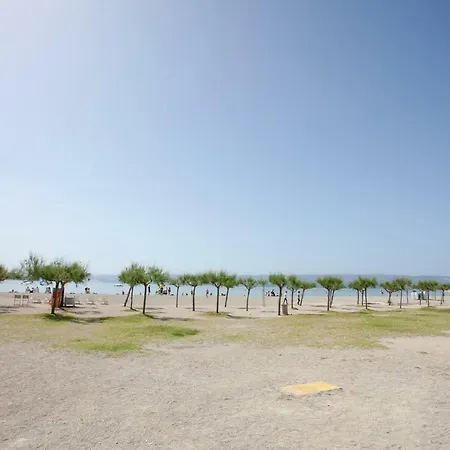 Apartment Ap Punta Next To Sandy Beach, With Garden *