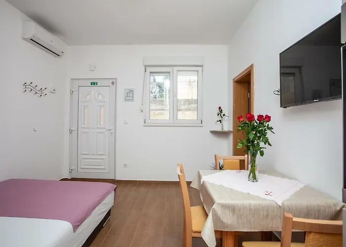 Ap Punta Next To Sandy Beach, With Garden * Omiš