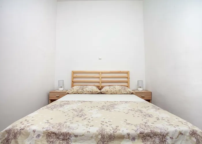 Apartment Ap Punta Next To Sandy Beach, With Garden *