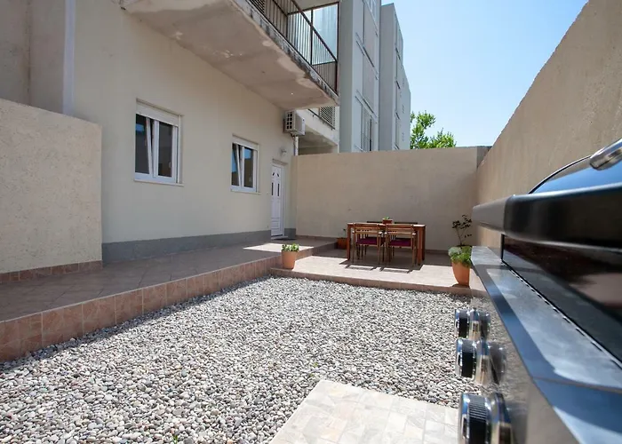 Ap Punta Next To Sandy Beach, With Garden * Omiš